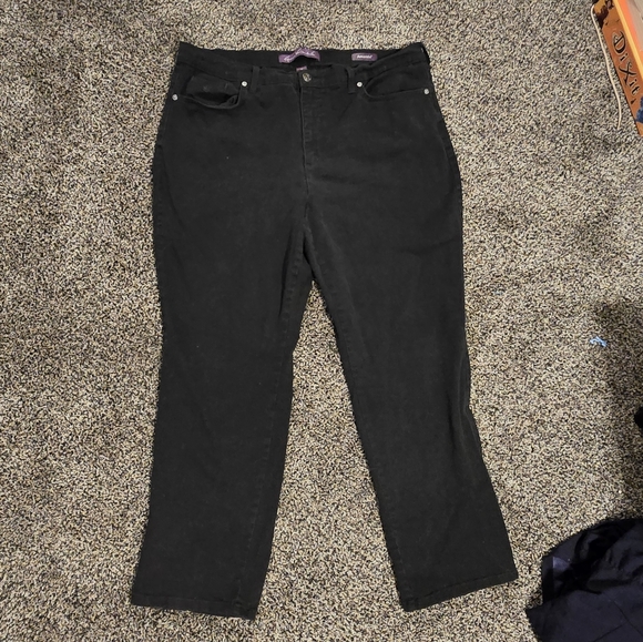 Women's Black Jeans - Picture 1 of 3